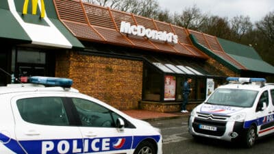 135 euros et 4 points en moins que risquent les automobilistes chez McDonald’s
