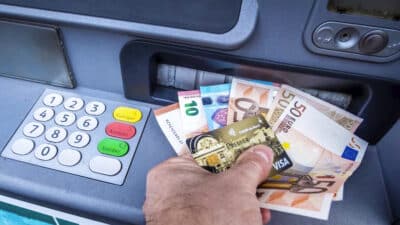 Arnaque aux distributeurs de billets : les 2 jours où vous ne devez surtout jamais retirer d’argent
