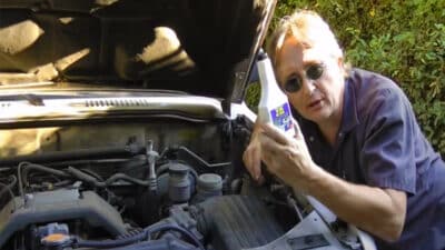 Automobilistes : mécanicien depuis 50 ans, il révèle l’arnaque la plus pratiquée par les garagistes