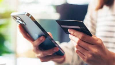 Ce logiciel malveillant sur votre téléphone cible vos comptes bancaires, cette astuce pour le détecter