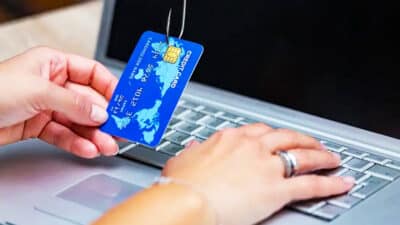 Cette arnaque sournoise qui cible votre compte bancaire peut vous ruiner, des milliers de personnes visés