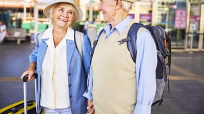 Cette carte que les seniors ne pensent jamais à demander pour voyager après 60 ans