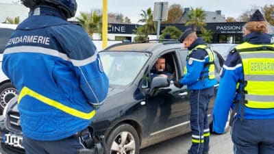 Cette habitude qu’un automobiliste sur 2 a sur les routes peut coûter une lourde amende