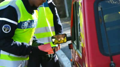 Cette infraction courante des automobilistes est passible d’une amende de 3 750 euros