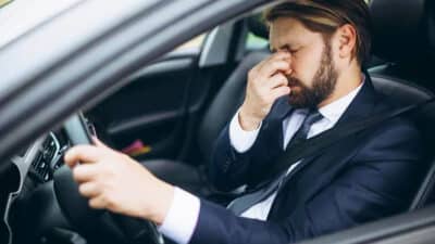 Cette nouvelle arnaque qui vise les conducteurs fait rage, la note peut être très lourde