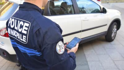 Jusqu’à 135 € amende pour les conducteurs qui garent leur voiture de cette façon, même sur une place autorisée