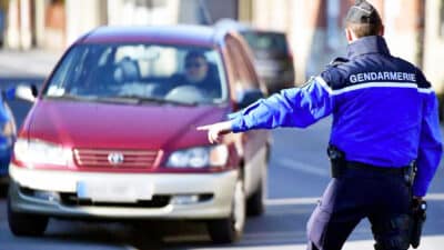 Jusqu'à 135 € d’amende pour les automobilistes qui n'ont pas cette étiquette obligatoire sur leur véhicule