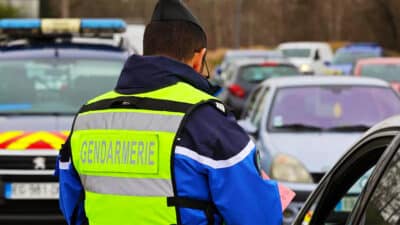 Les automobilistes qui font ce geste au volant risquent 3 ans de retrait de permis et 135 €