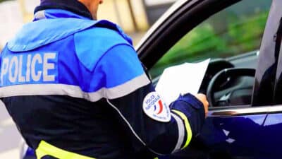 Lourde amende pour les conducteurs qui ont cette habitude anodine sur les bords des routes