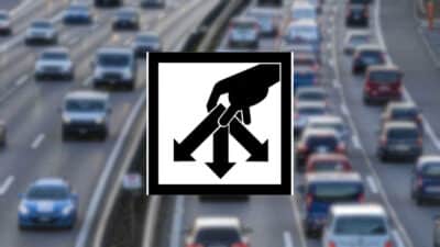 Peu d’automobilistes connaissent la signification de cet étrange panneau noir : ce que vous devez faire si vous le voyez