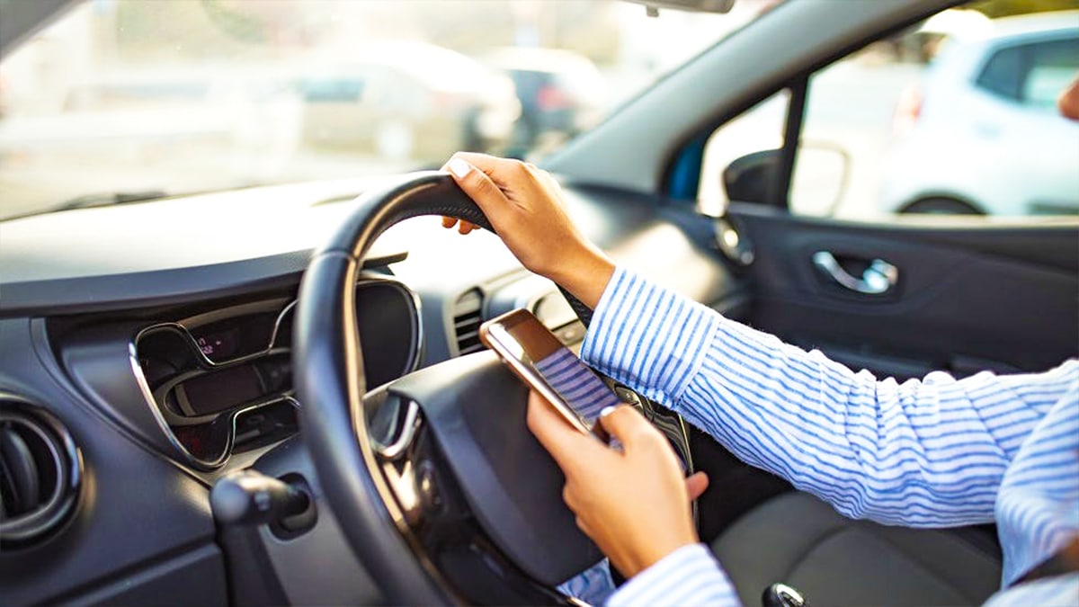Automobilistes: ces cas où vous pouvez utiliser votre téléphone au volant sans risque d’amendes
