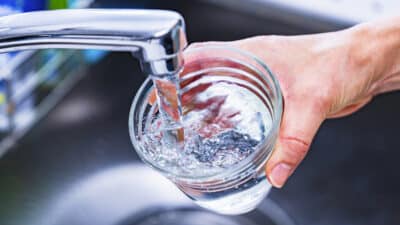 Ce nouveau polluant menace l’eau potable dans la France entière, les experts très inquiets