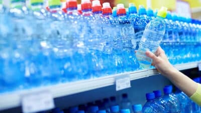 Ces marques d’eaux en bouteille peuvent être très nocives pour vos dents, évitez-les selon cette étude