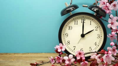 Changement d’heure 2025 : devez-vous avancer ou reculer vos montres ? Tout savoir sur l’heure d’été