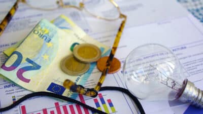 Électricité : les pièges à éviter à tout prix et les bonnes affaires avec la baisse du tarif réglementé