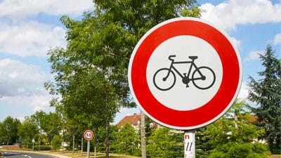 Tous les automobilistes doivent connaître la nouvelle règle que cache ce panneau, méfiez-vous de l'amende