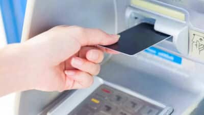 Avis important : si cela apparaît sur le distributeur de billets, vous pouvez être victime d’une arnaque