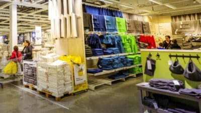 Ce magasin emblématique en France, concurrent d’IKEA, ferme ses portes définitivement et liquide tout