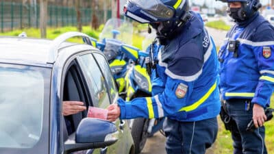 Ces automobilistes qui n’ont pas ce dispositif essentiel en 2025 encourent une amende salée