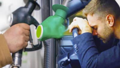 Ces automobilistes trompés sans le savoir : cette arnaque à la pompe à essence peut ruiner votre véhicule.