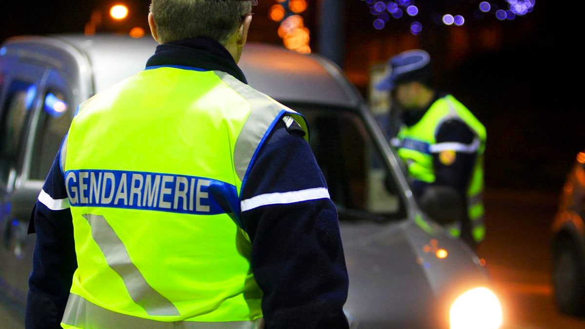 Cette mauvaise manie des conducteurs peut coûter cher, voire leur vie : la gendarmerie alerte