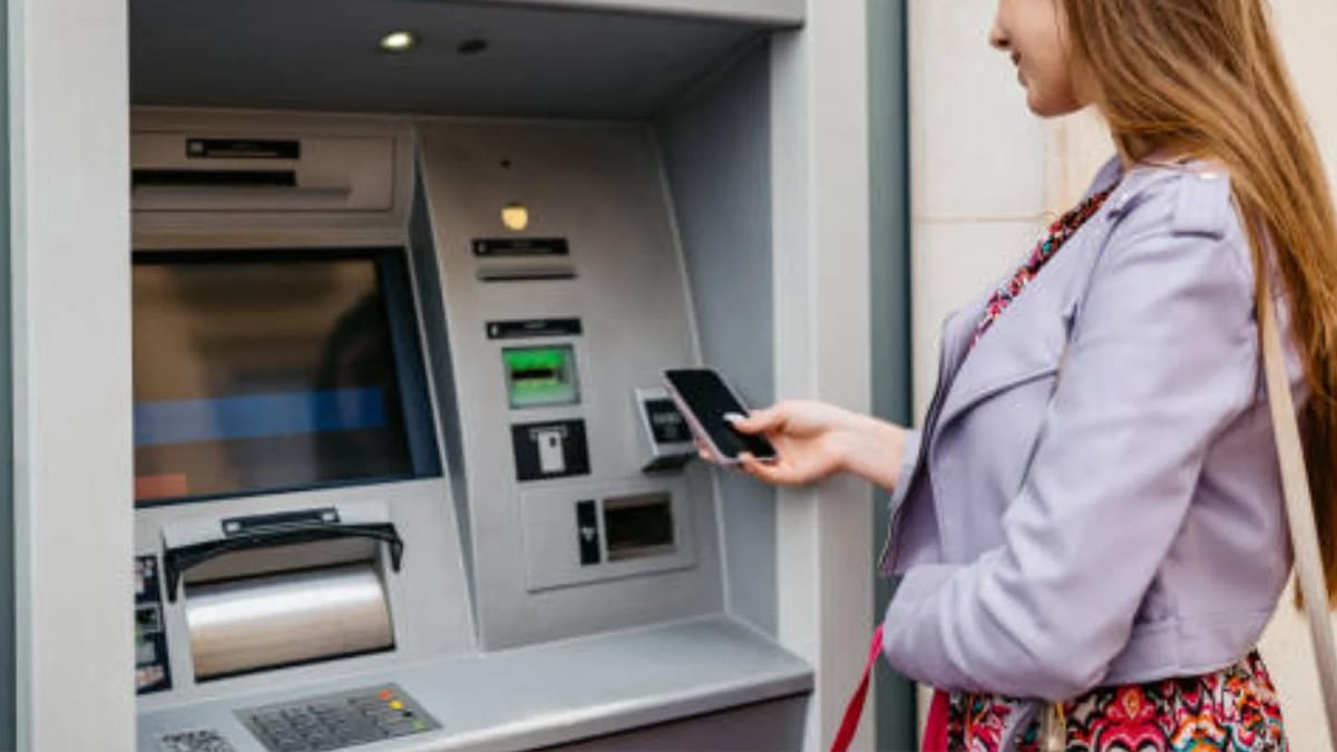 Distributeurs de billets: ce bouton sur lequel vous devez toujours appuyer pour ne pas vous faire arnaquer