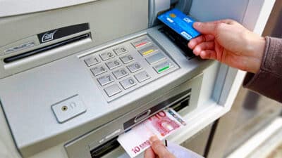 Adieu les distributeurs de billets en France : ce qui va les remplacer