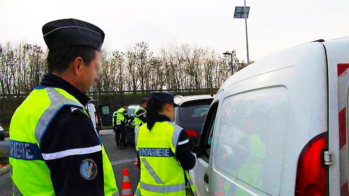 Automobilistes : la grosse amende encourue en cas de non-respect de ces voies sur la route