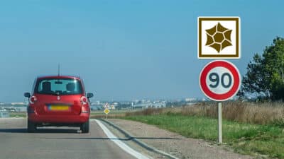 Automobilistes : la signification de ce nouveau panneau que vous devez absolument connaître