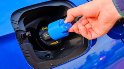 Automobilistes : l’erreur courante à éviter à tout prix avec l’AdBlue au risque de ruiner votre moteur