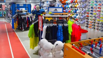 Cette célèbre enseigne de sport va fermer définitivement 21 magasins en Europe