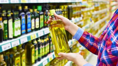 Cette huile d’olive ne doit surtout pas être consommée, elle fait l’objet d’un rappel produit massif en France