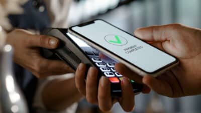 Dites adieu au paiement sans contact avec votre téléphone portable : cette décision prise change tout dans ce pays européen