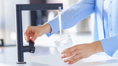 Eau du robinet contaminée : les communes les plus touchées par les PFAS