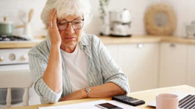 L’erreur fatale que font les retraités avec leur pension plombe leurs impôts