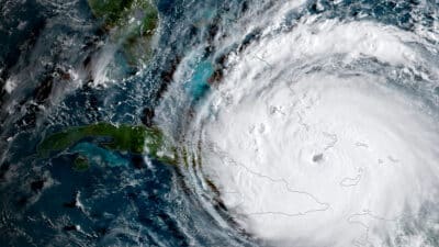 Météo : avec le changement climatique, la France est-elle menacée par un ouragan ?