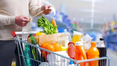 Supermarché : ces techniques pour profiter des promotions sans se faire arnaquer, selon un expert