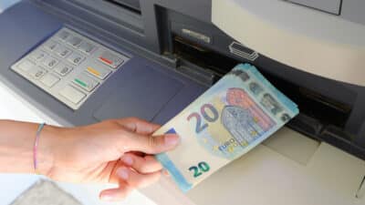 Bientôt la fin des distributeurs de billets ? Le vrai du faux enfin démêlé