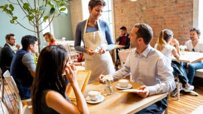 Ce que vous ne devez jamais accepter dans les restaurants : "Jusqu’à 12 traces d’urine différentes"