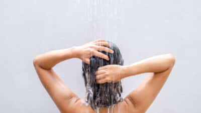 Cette fréquence à laquelle il faut prendre sa douche pour se maintenir en bonne santé, selon un expert
