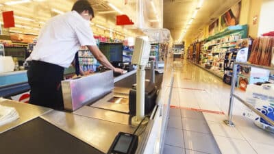 Coup de massue pour Lidl et Aldi : ce nouveau supermarché fait fureur avec des prix imbattables