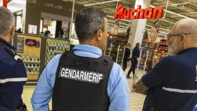 La gendarmerie alerte sur cette arnaque dangereuse qui sévit dans les supermarchés