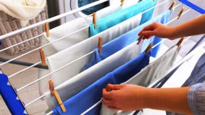L’amende salée que les Français encourent sans le savoir lorsqu’ils étendent leur linge à cet endroit