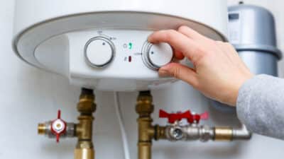 Cette température idéale du chauffe-eau pour faire des économies sans mettre votre santé en danger