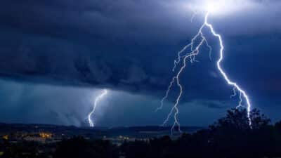 Météo : des orages violents prévus ce week-end, les régions menacées