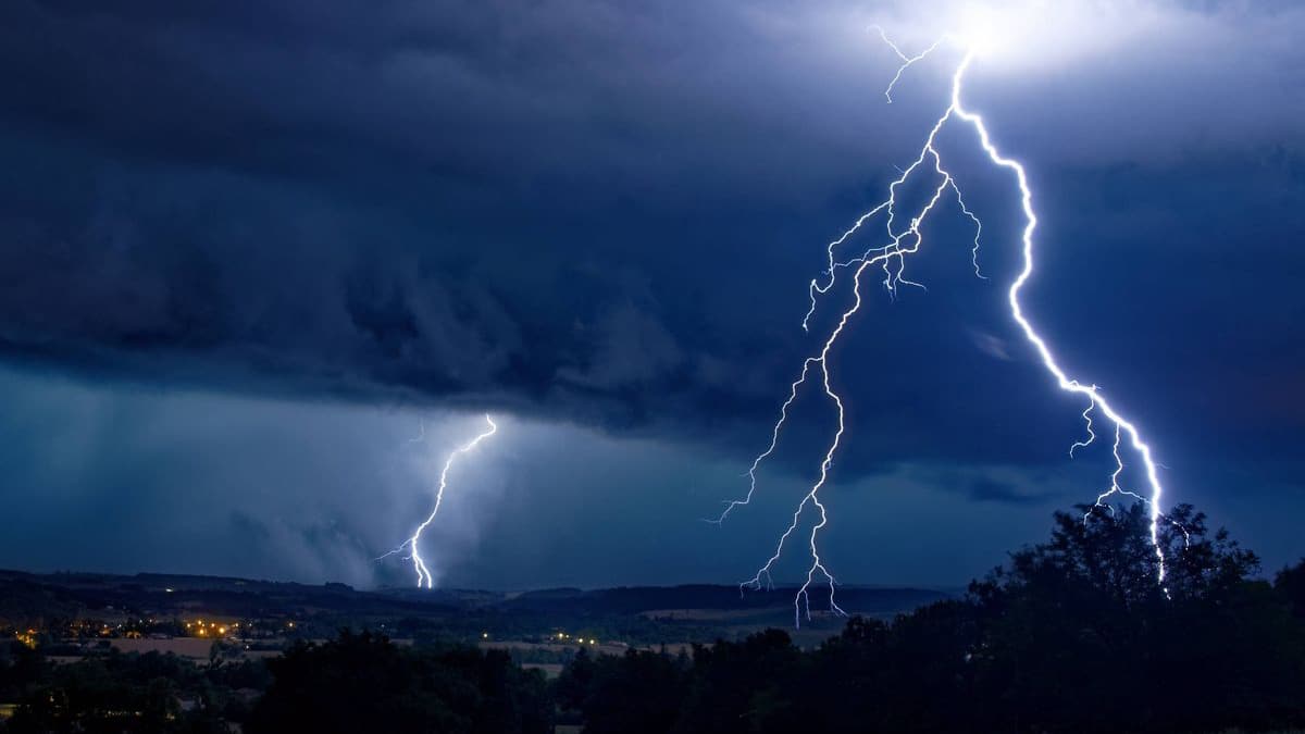 Météo : des orages violents prévus ce week-end, les régions menacées